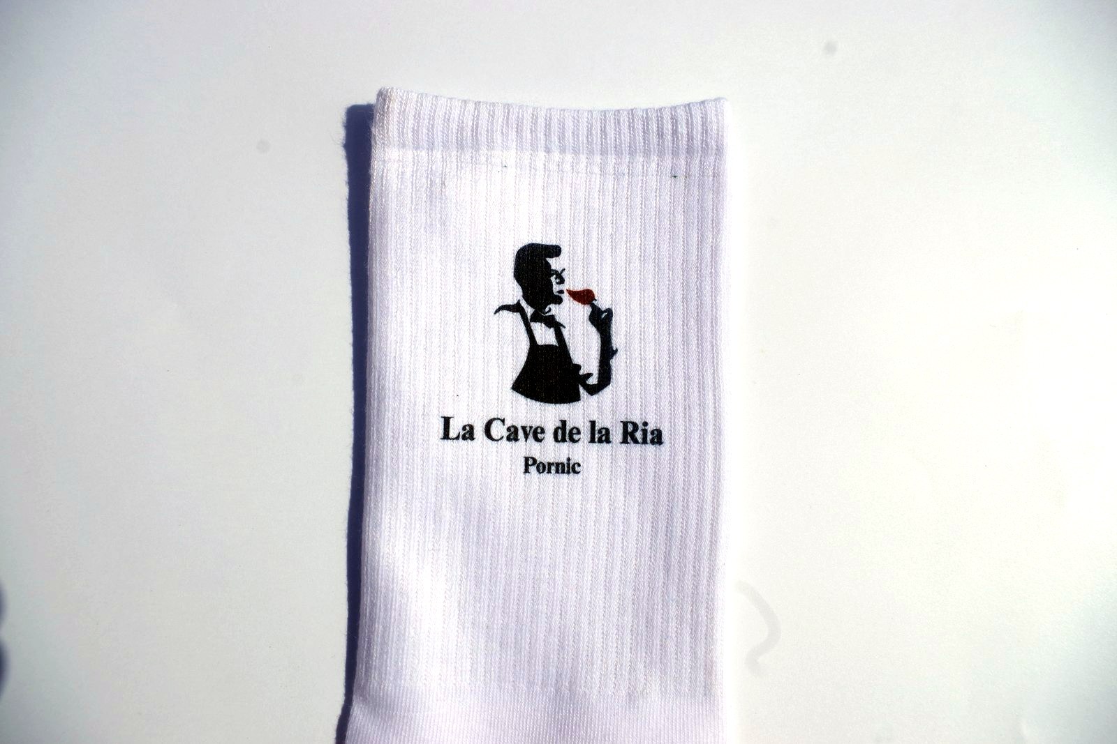 Chaussette personnalisée entreprise, logo client La Cave de la Ria (Pornic)